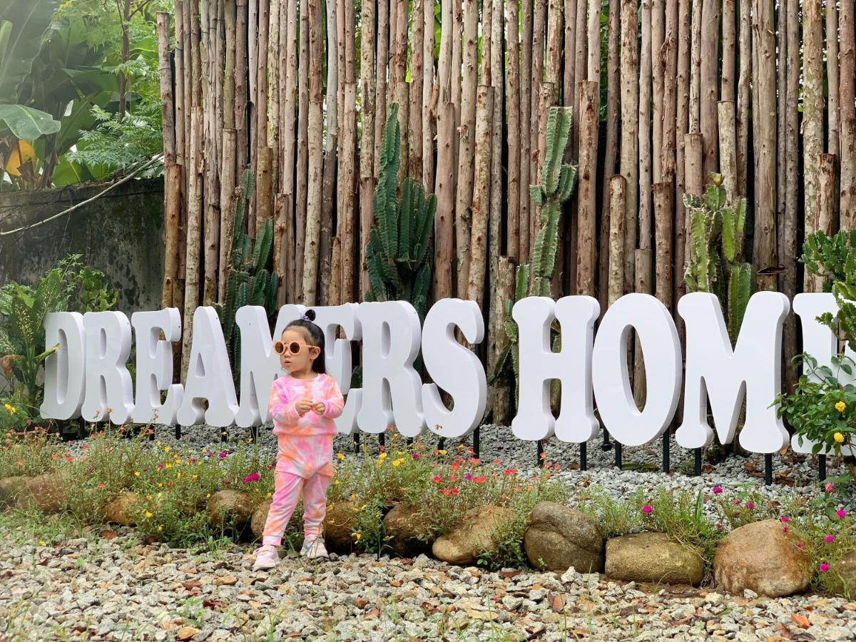 The Dreamers Homestay Hue Exterior photo